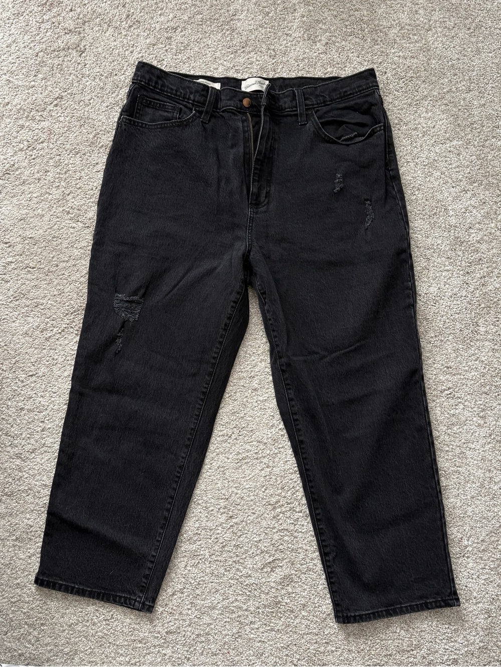 Universal Thread Black Relaxed Distressed Jeans